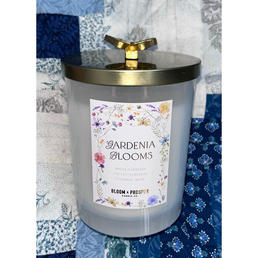 NEW! Bloom & Prosper Gardenia Blooms Candle 14.3 oz Butterfly Lid - Picture 2 of 5